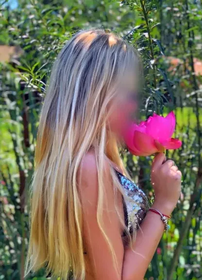 Carla, 31