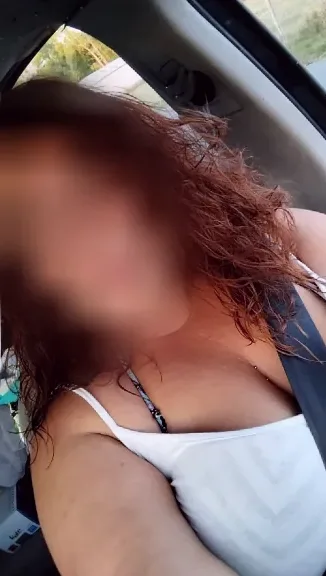 Nadine, 28